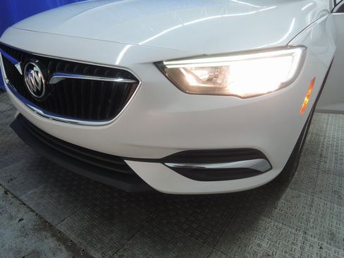 Used 2018 Buick Regal Preferred image 36