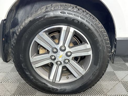 Used 2017 Chevrolet Traverse LT AWD/4WD image 40