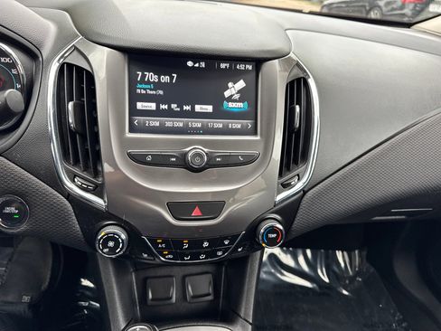Used 2017 Chevrolet Cruze LT w/ Convenience Package image 21
