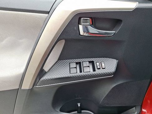 Used 2014 Toyota RAV4 XLE AWD/4WD image 12
