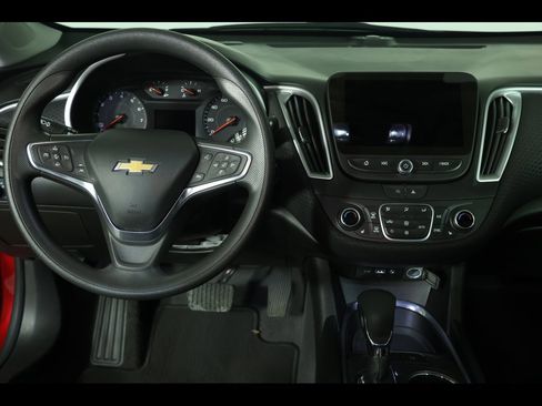 Used 2024 Chevrolet Malibu LT image 13