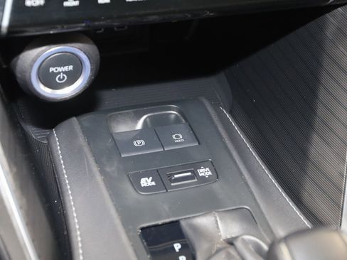 Used 2023 Toyota Venza XLE image 27