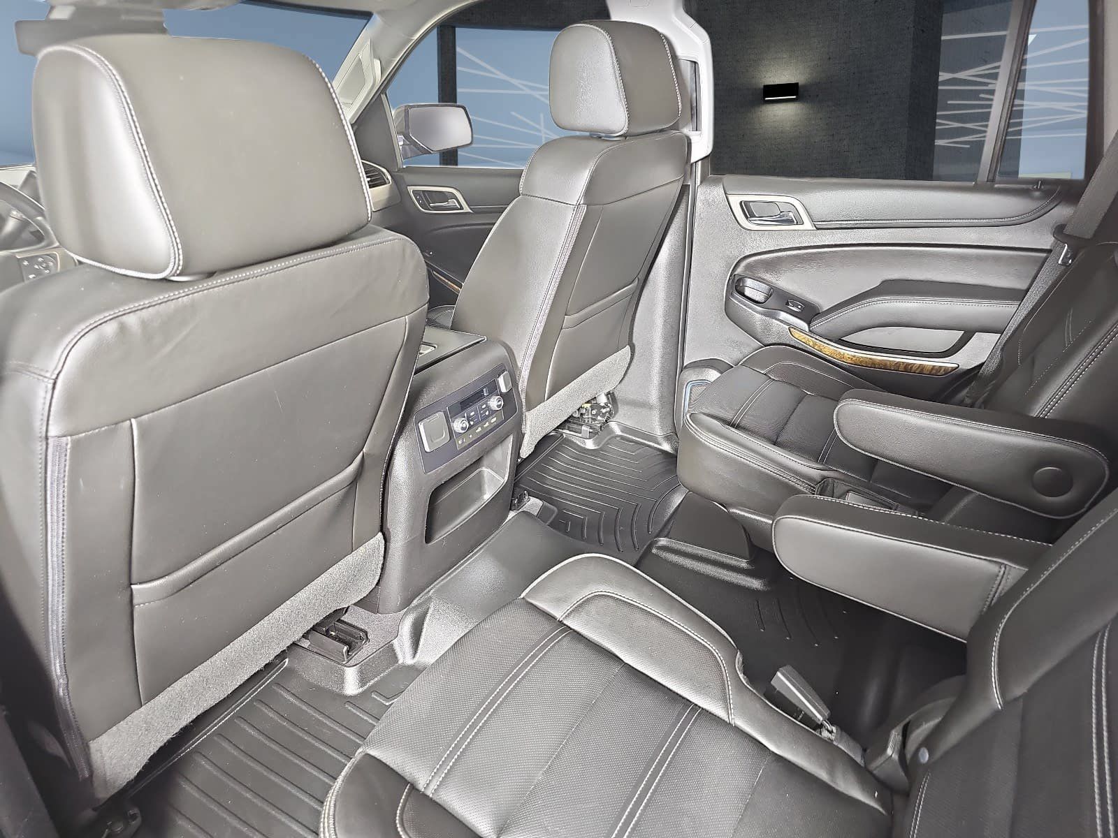 Used 2019 GMC Yukon Denali w/ Denali Ultimate Package AWD/4WD image 11