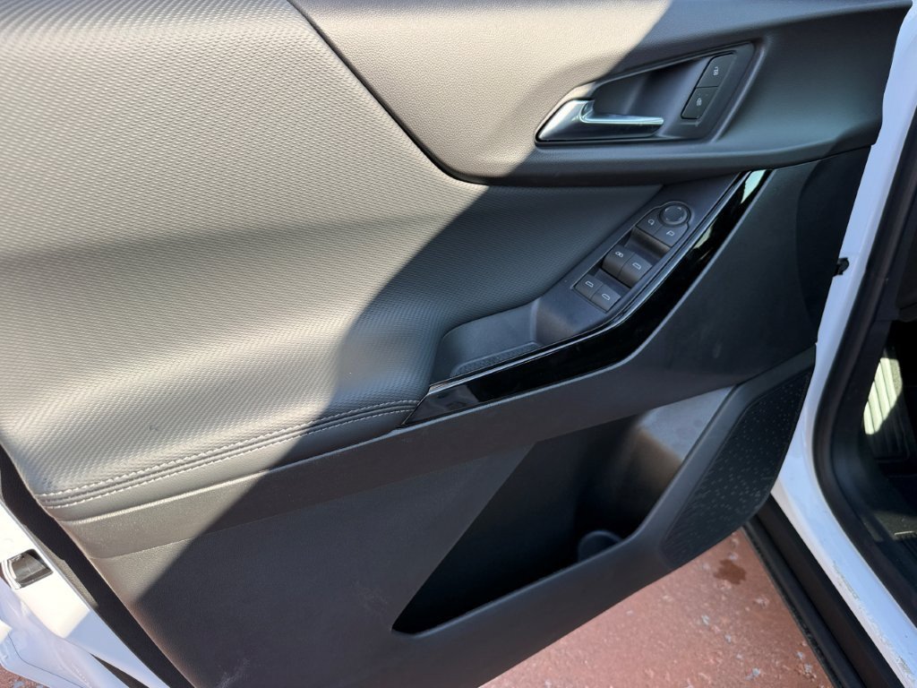 New 2027 Chevrolet Equinox LT FWD image 9