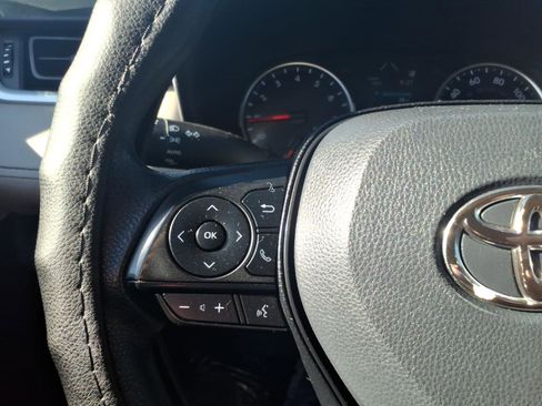 Used 2022 Toyota RAV4 XLE w/ Convenience Package image 19