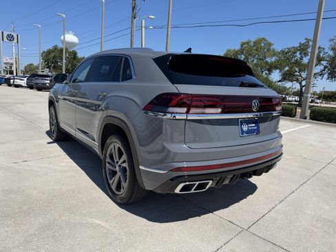 Used 2024 Volkswagen Atlas Cross Sport SEL R-Line AWD/4WD image 5