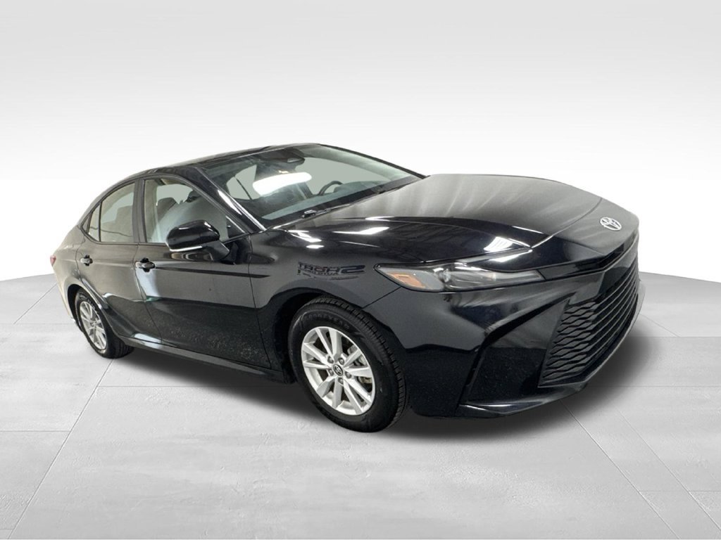 Used 2026 Toyota Camry LE FWD image 3