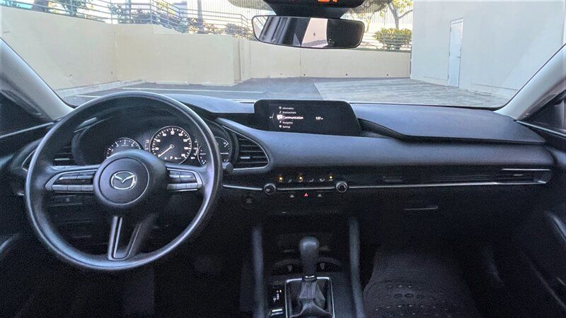 Used 2020 MAZDA MAZDA3 Sedan FWD image 8