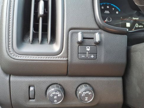 Used 2022 GMC Canyon Elevation w/ Elevation Premium Package AWD/4WD image 10