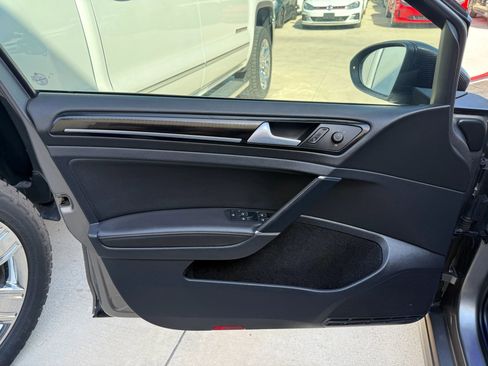 Used 2015 Volkswagen Golf R 4-Door image 32