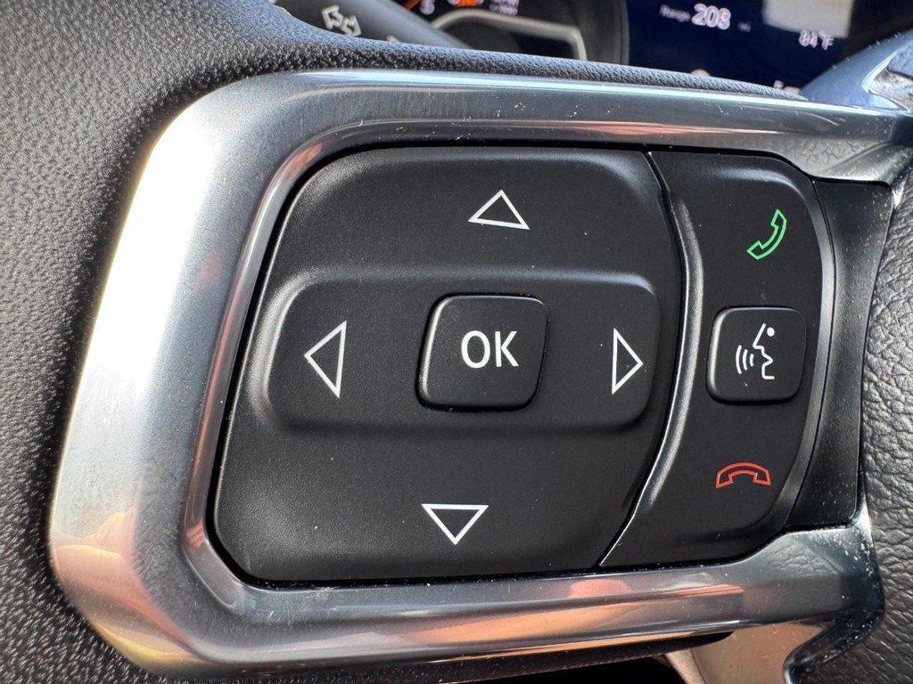 Used 2024 Jeep Wrangler Unlimited Sahara w/ Technology Group AWD/4WD image 16