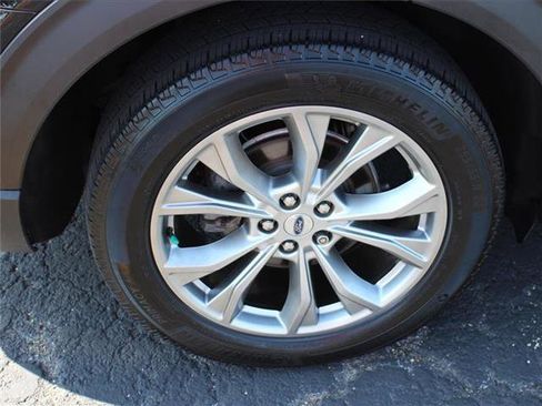 Used 2021 Ford Explorer XLT image 44