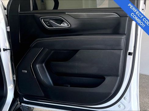 Used 2023 GMC Yukon XL AT4 image 26