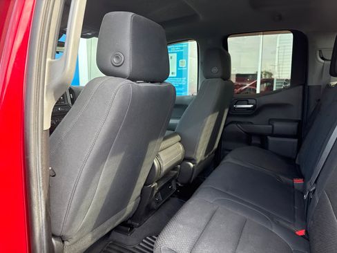 Used 2019 Chevrolet Silverado 1500 Custom w/ Custom Value Package AWD/4WD image 15