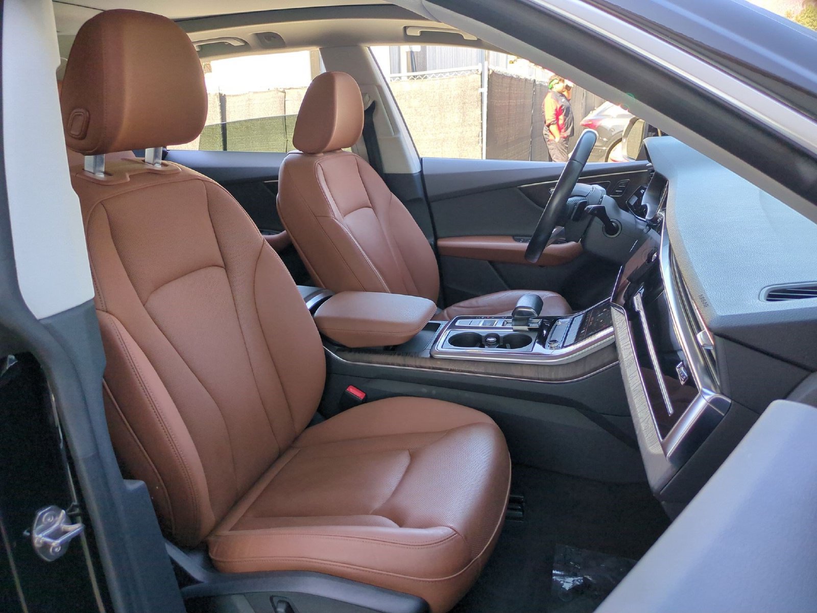 Used 2019 Audi Q8 Premium Plus w/ Premium Plus AWD/4WD image 28