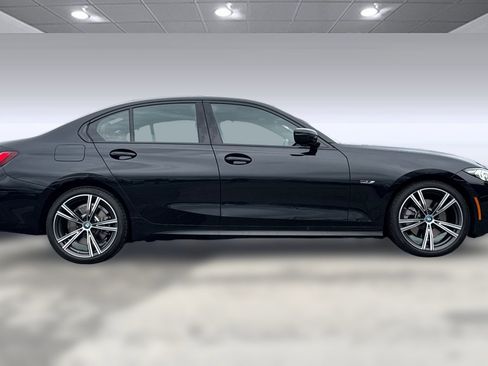 Certified 2023 BMW 330e w/ Premium Package image 7