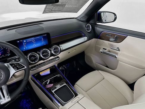 Used 2026 Mercedes-Benz GLB 250 4MATIC image 23