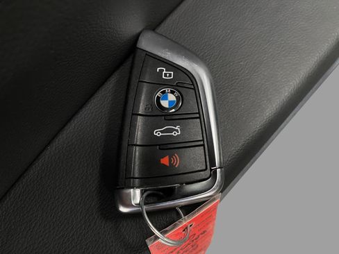 Used 2019 BMW 330i xDrive Sedan w/ Premium Package AWD/4WD image 31