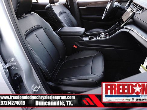 New 2025 Jeep Grand Cherokee Limited AWD/4WD image 15