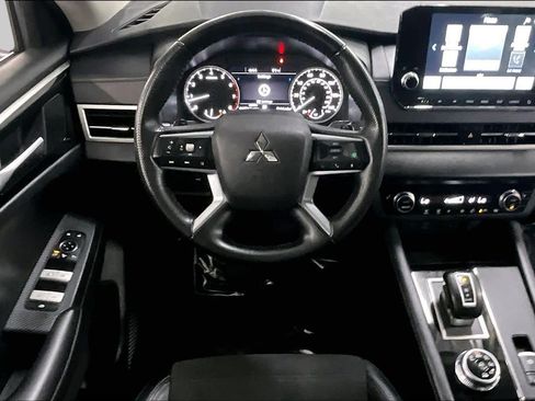 Used 2024 Mitsubishi Outlander SE AWD/4WD image 6
