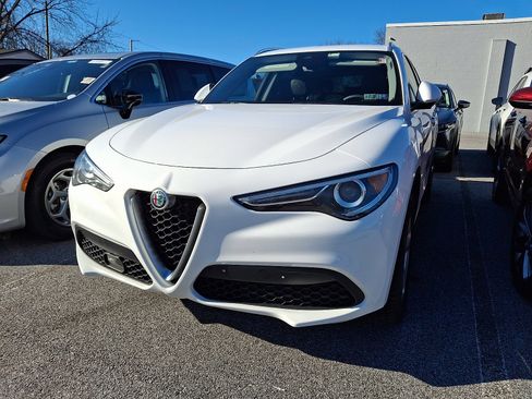Used 2020 Alfa Romeo Stelvio AWD w/ Cold Weather Package image 4