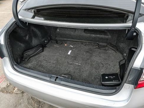 Used 2016 Lexus ES 300h image 62