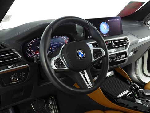 Used 2025 BMW X4 M40i w/ Premium Package image 31