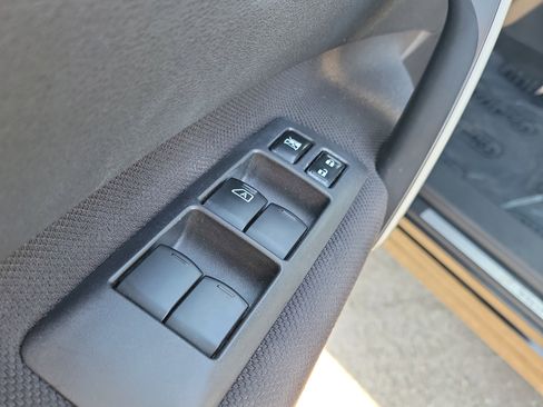 Used 2011 Nissan Rogue SV image 19