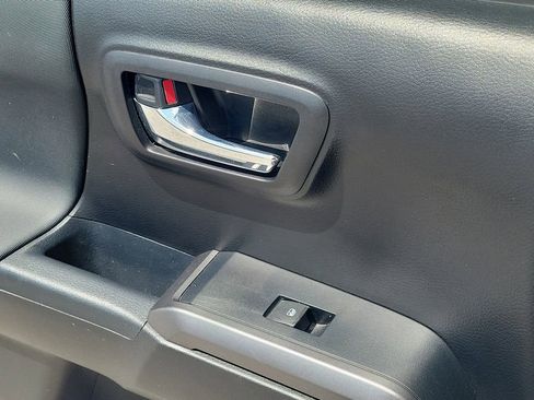 Used 2022 Toyota Tacoma TRD Sport w/ Technology Package RWD image 16