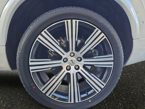 Used 2024 Volvo XC90 T8 Ultimate w/ Lounge Package AWD/4WD image 36