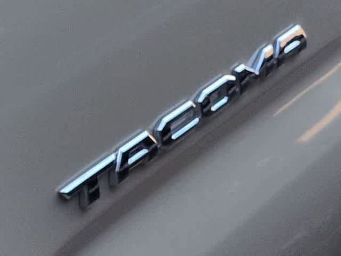 Used 2019 Toyota Tacoma TRD Sport image 13