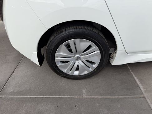 Used 2025 Nissan Leaf S FWD image 15