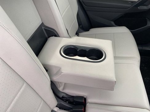 Used 2021 Volkswagen Tiguan SE R-Line image 35