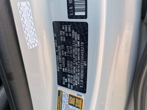 Certified 2025 Kia Carnival SX FWD image 39