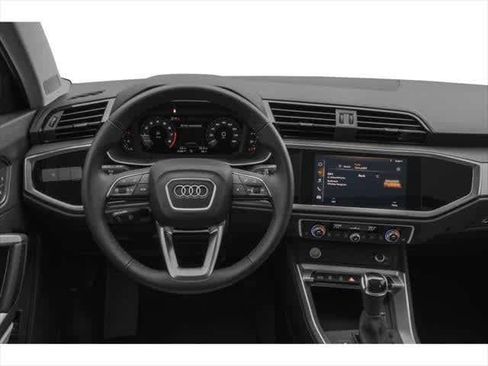 Used 2022 Audi Q3 2.0T Premium Plus w/ Premium Plus Package image 4