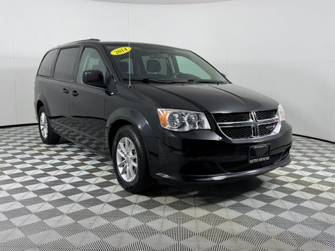 Used 2014 Dodge Grand Caravan SXT FWD image 3