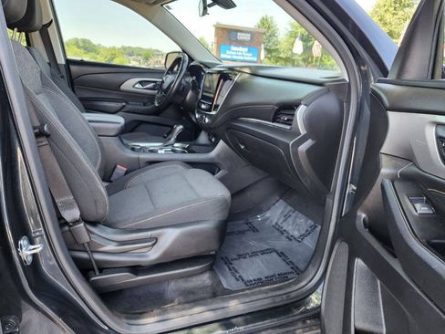 Used 2019 Chevrolet Traverse LT FWD image 6