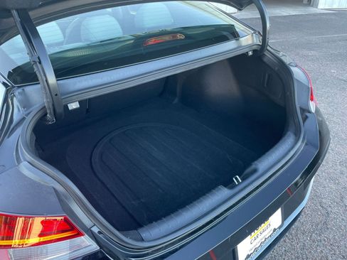 Used 2025 Hyundai Elantra Limited image 31