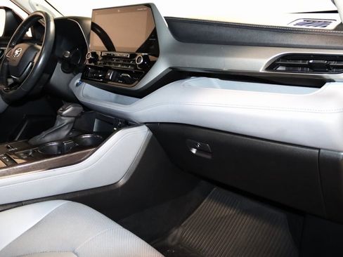 Used 2021 Toyota Highlander Platinum image 63