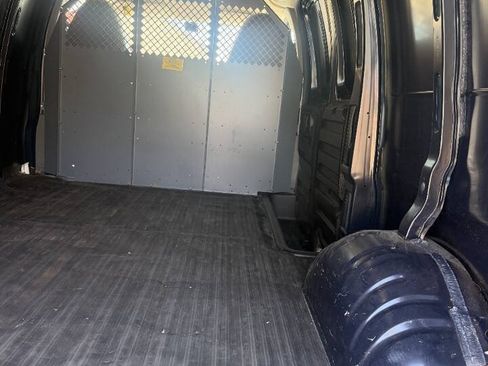 Used 2015 Chevrolet Express 2500 w/ Cold Climate Package RWD image 9