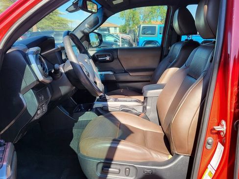 Used 2020 Toyota Tacoma Limited RWD image 26