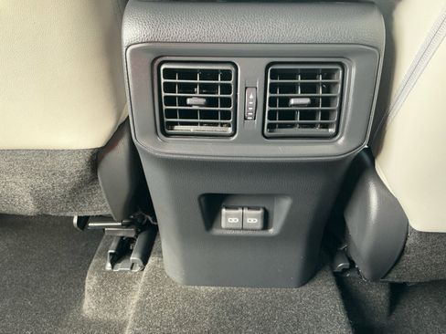 Used 2024 Toyota RAV4 Limited image 32