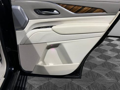 Used 2022 Cadillac Escalade Sport Platinum image 17