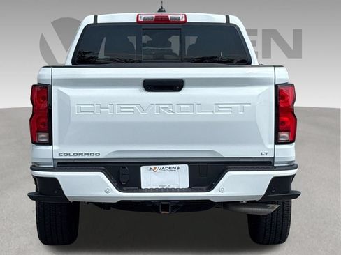 Used 2024 Chevrolet Colorado LT w/ LT Convenience Package III RWD image 8