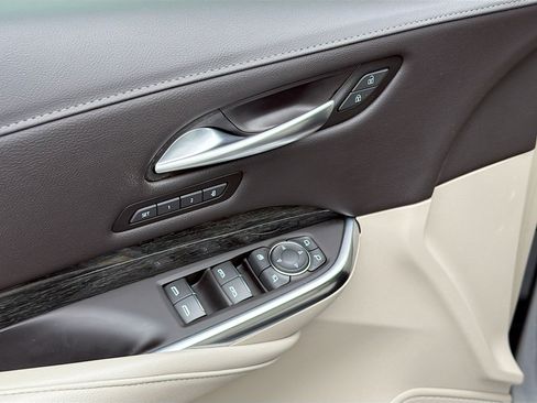 Used 2023 Cadillac XT4 Premium Luxury FWD image 18