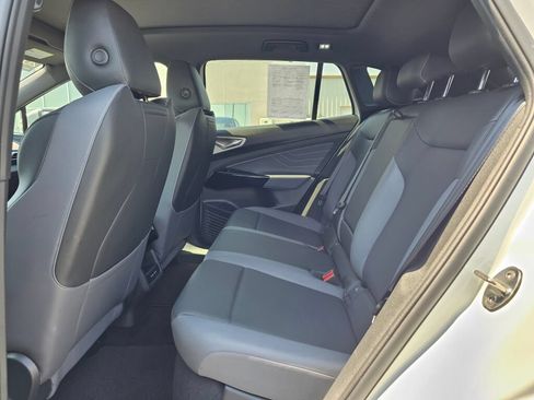 Used 2023 Volkswagen ID.4 Pro S AWD/4WD image 12