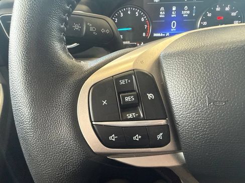 Used 2023 Ford Explorer XLT w/ Equipment Group 202A AWD/4WD image 18