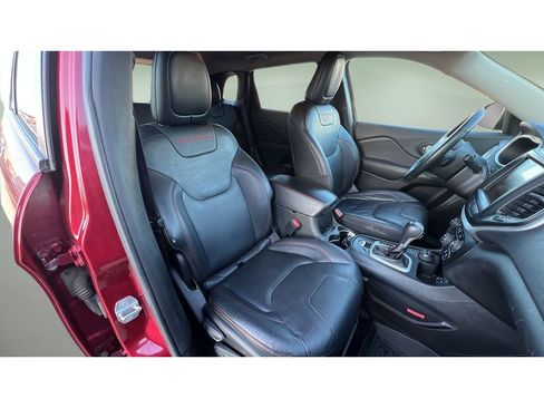 Used 2015 Jeep Cherokee Trailhawk w/ Comfort/Convenience Group image 32