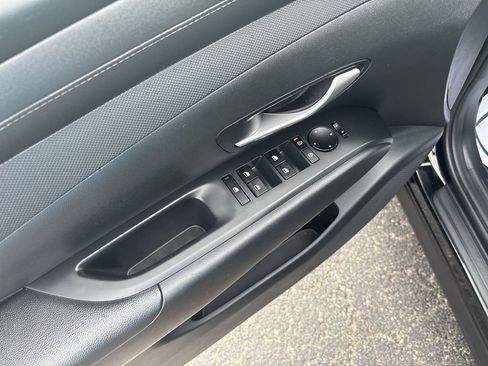 Used 2025 Hyundai Tucson SE FWD image 15