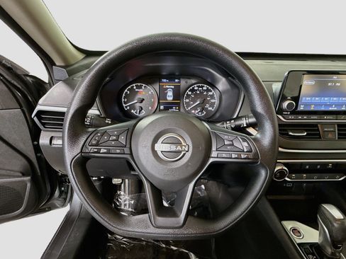 Used 2023 Nissan Altima 2.5 S FWD image 13
